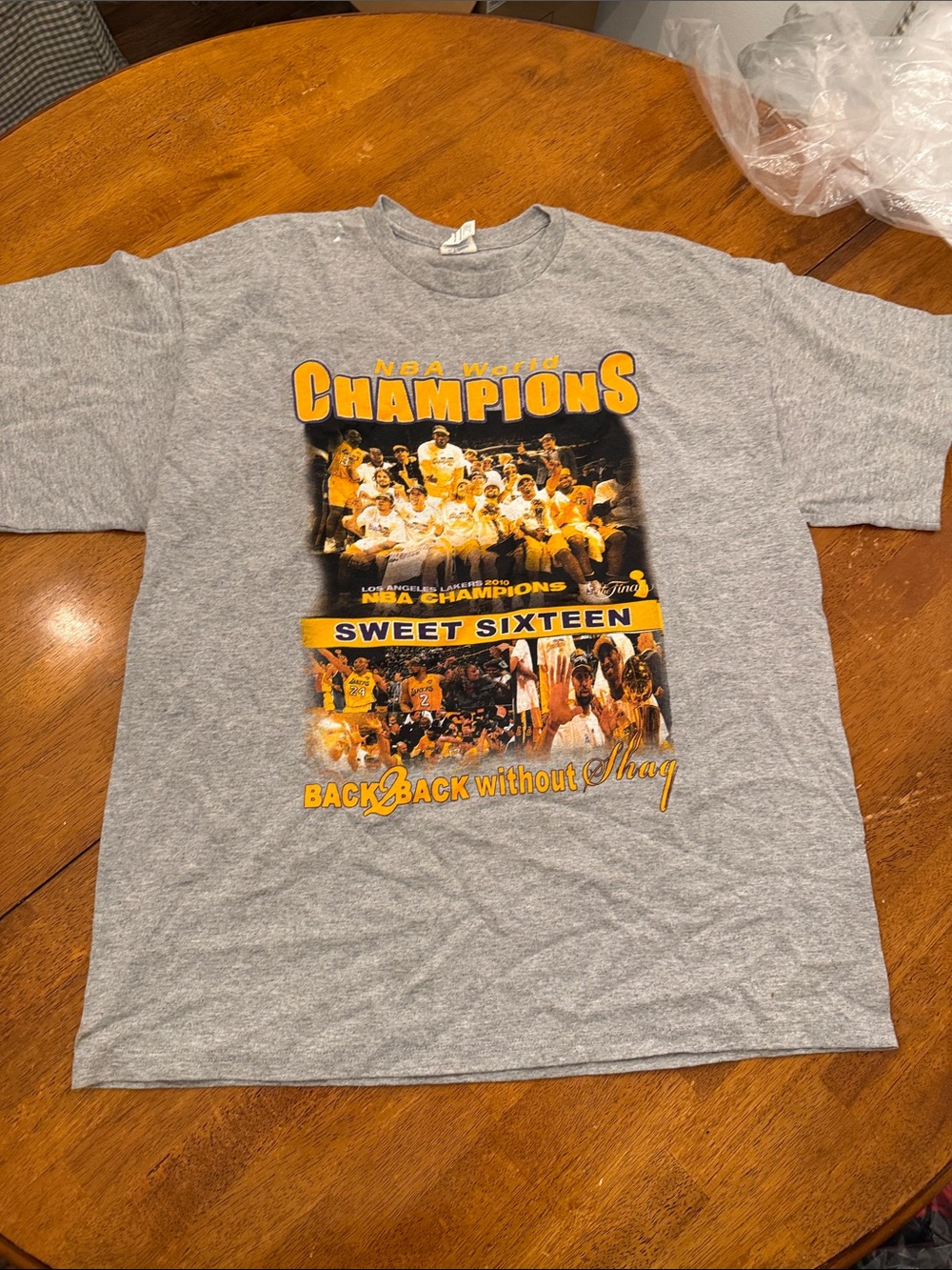 Gildan Gray NBA Champions 'Sweet Sixteen' Graphic Tee with Yellow Artwork xl